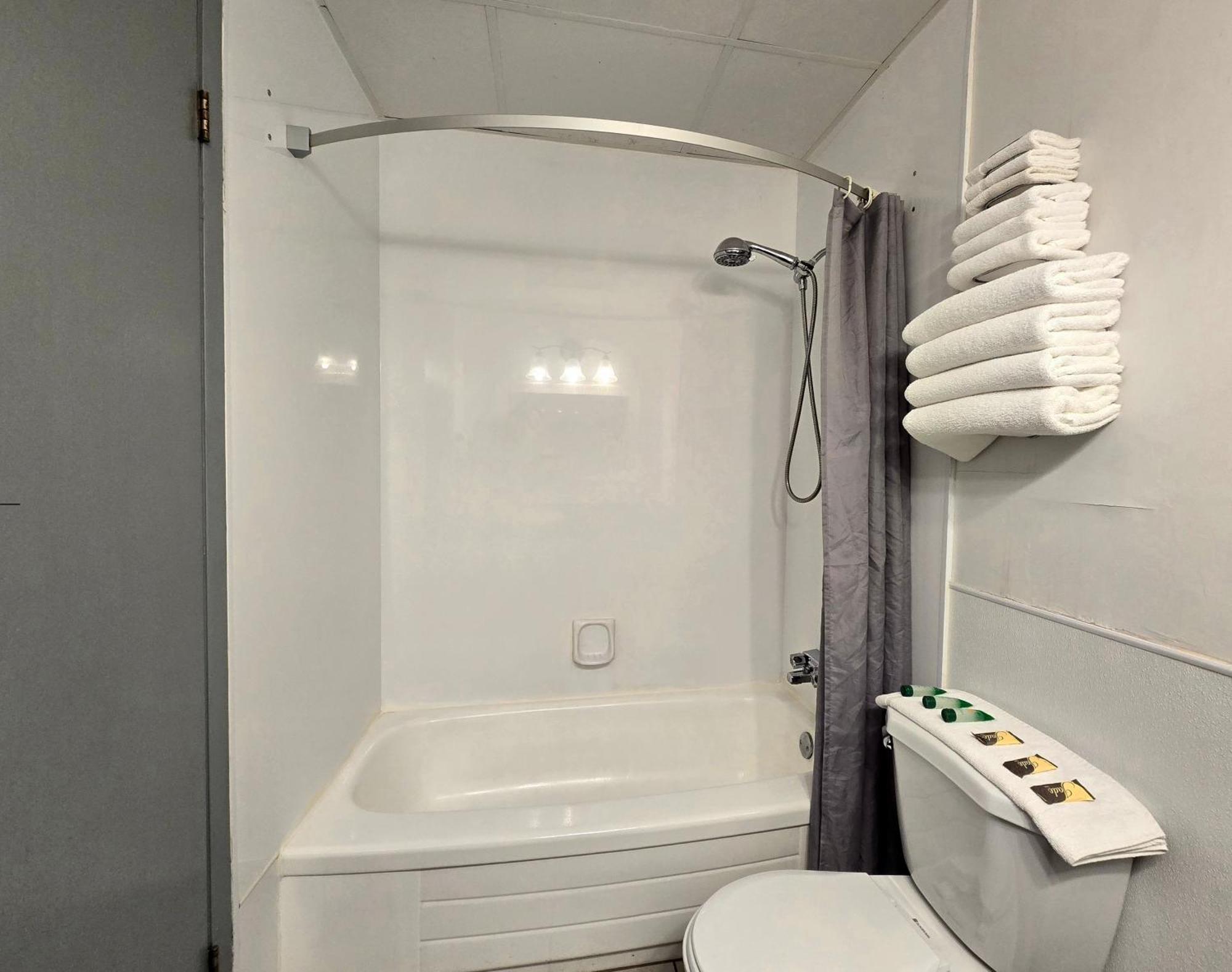 Alpine Inn Valemount Εξωτερικό φωτογραφία