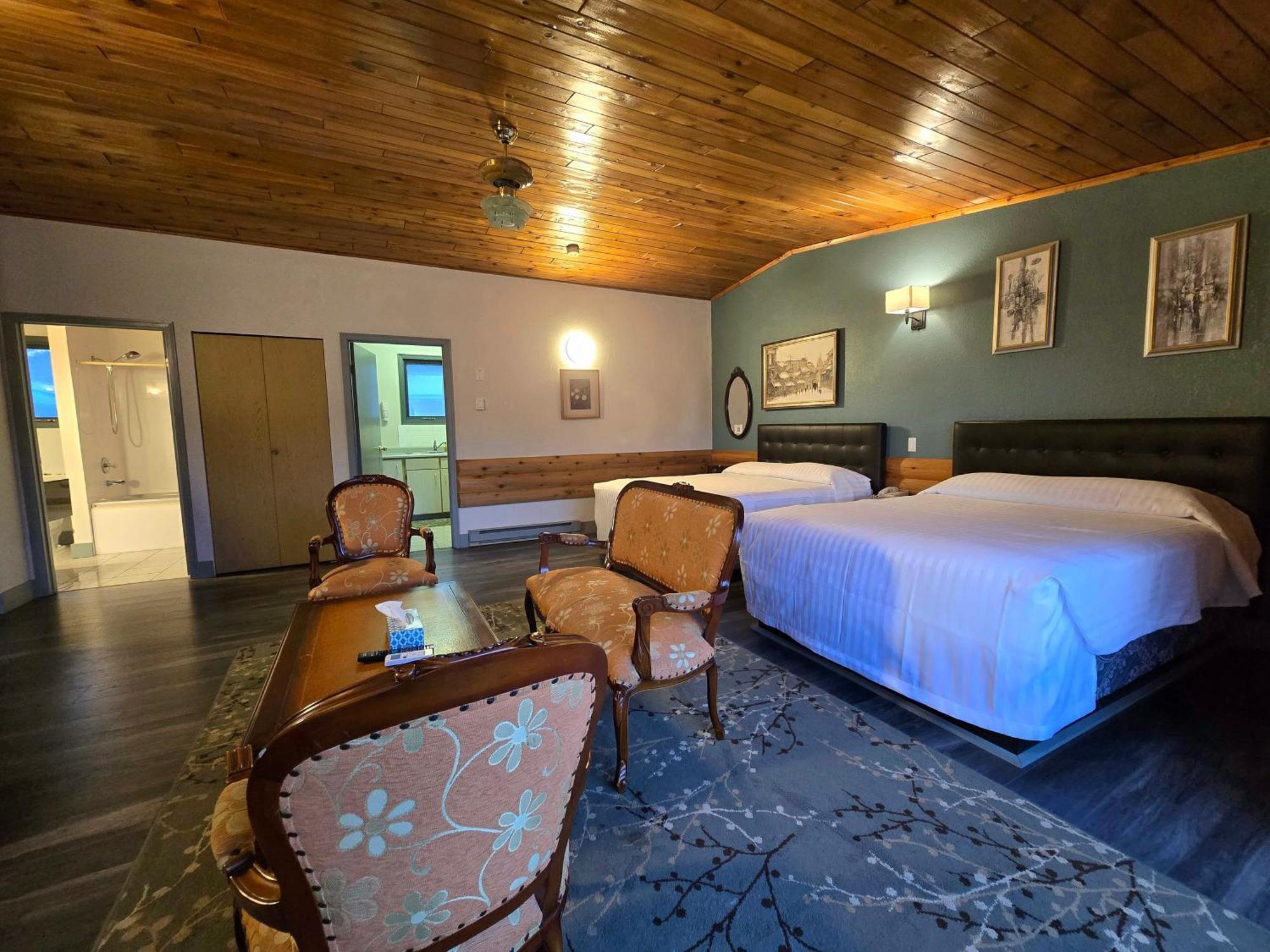 Alpine Inn Valemount Εξωτερικό φωτογραφία