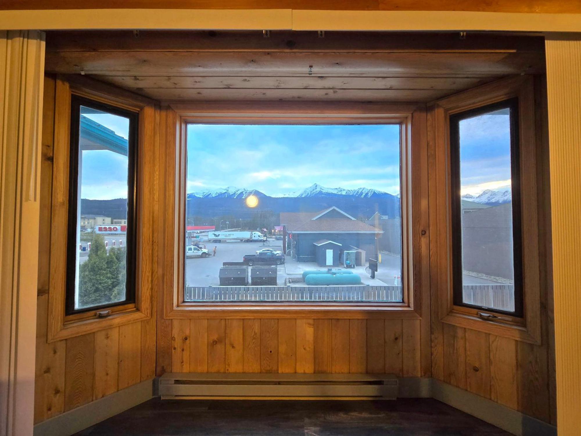 Alpine Inn Valemount Εξωτερικό φωτογραφία