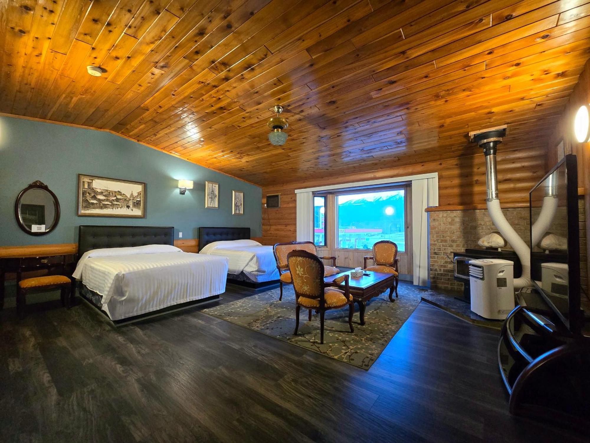 Alpine Inn Valemount Εξωτερικό φωτογραφία