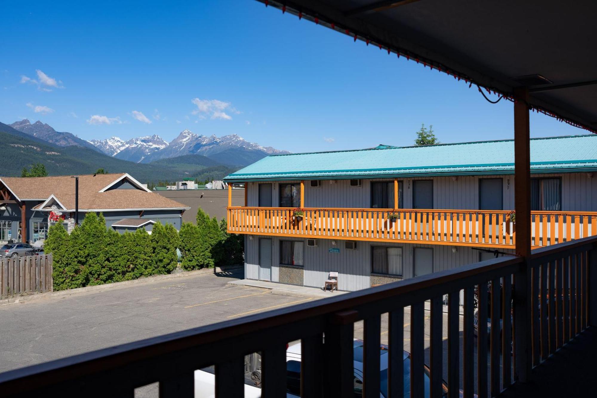 Alpine Inn Valemount Εξωτερικό φωτογραφία