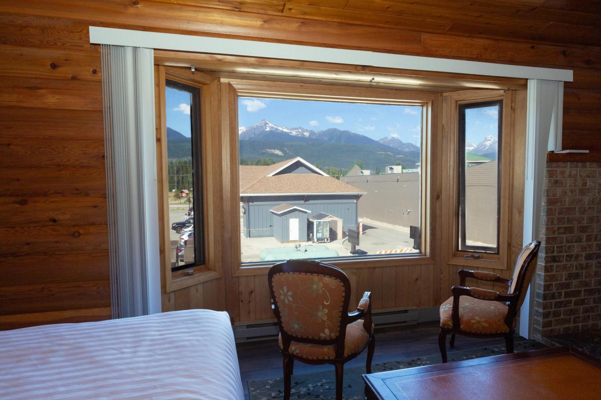 Alpine Inn Valemount Εξωτερικό φωτογραφία
