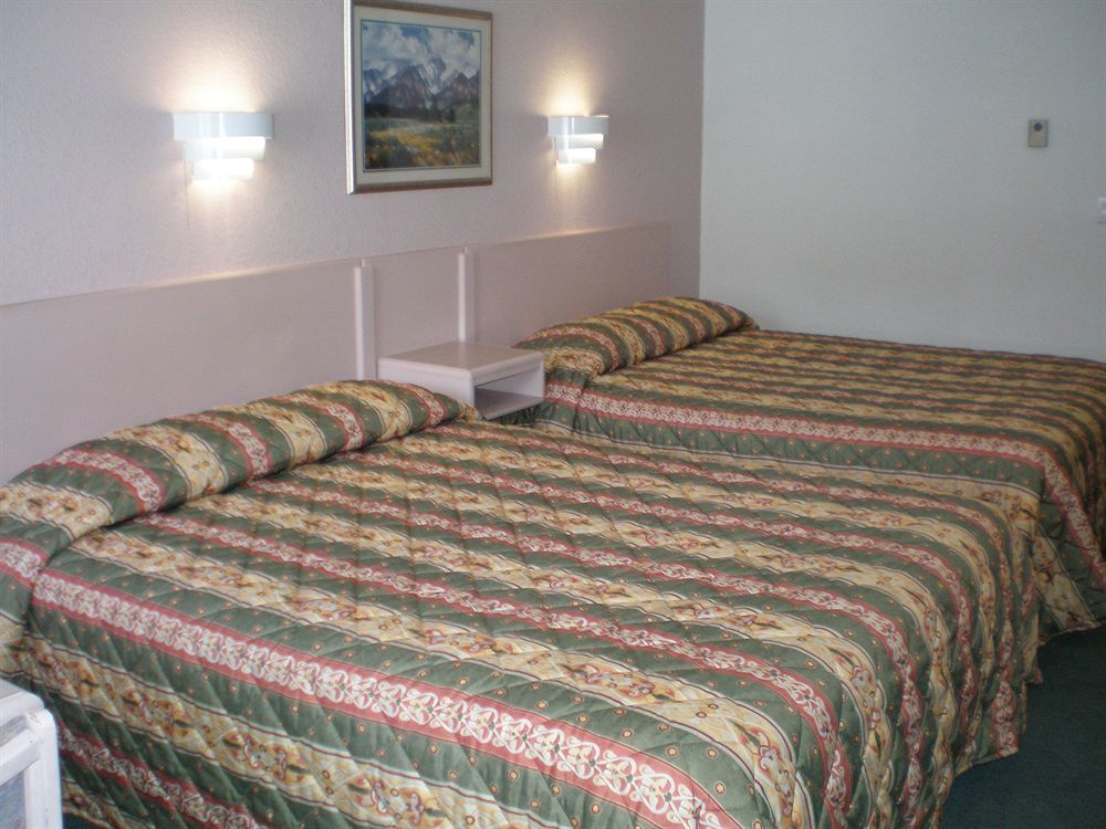 Alpine Inn Valemount Εξωτερικό φωτογραφία