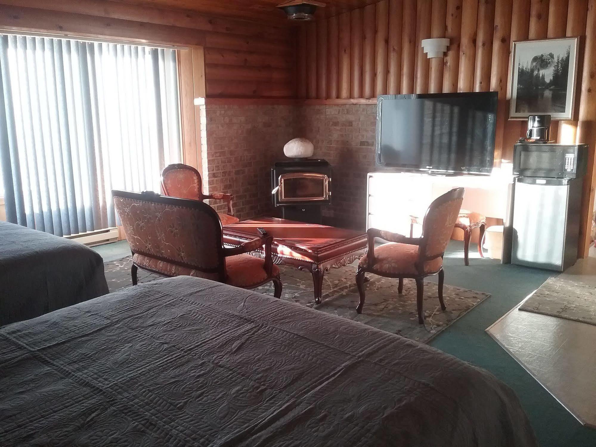 Alpine Inn Valemount Εξωτερικό φωτογραφία